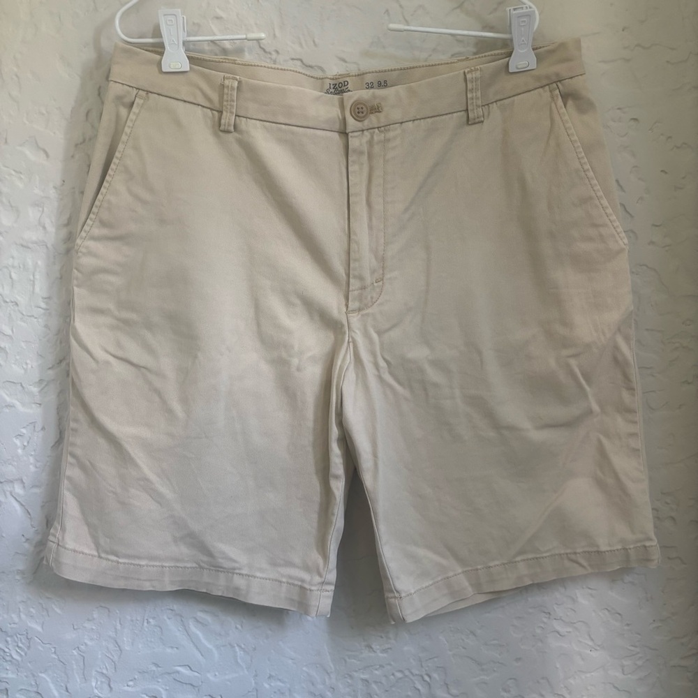 IZOD Men's Khaki Flat Front Shorts | Size 32